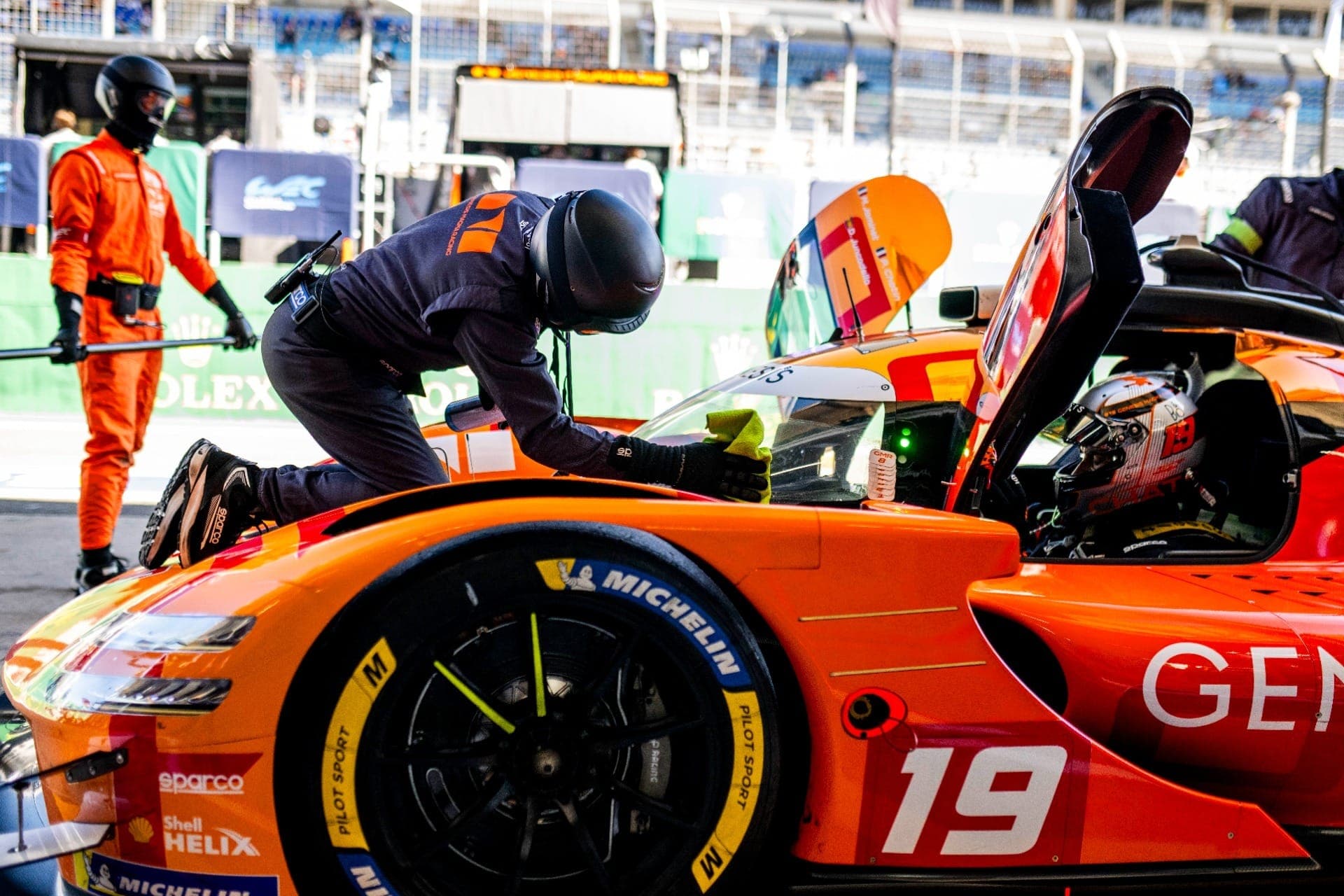 Genesis lidera treino livre 2 em Interlagos; Pipo Derari é 13º