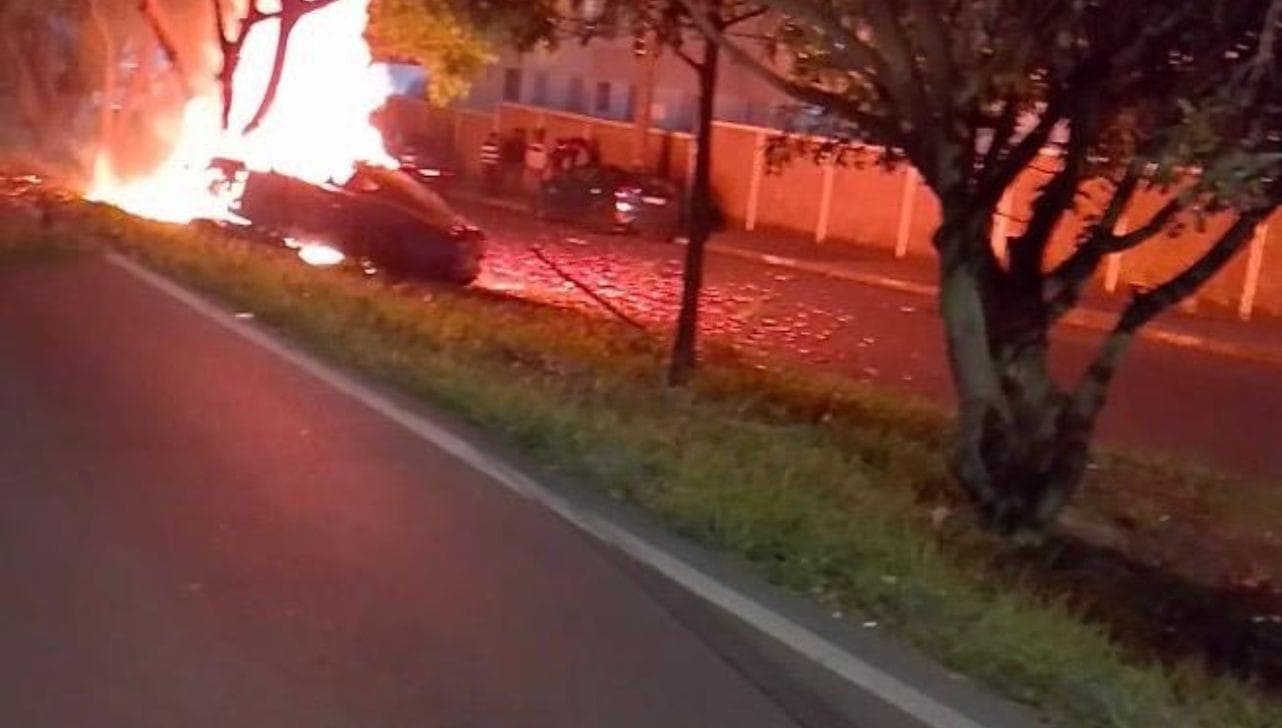 Acidente foi na noite de sexta-feira