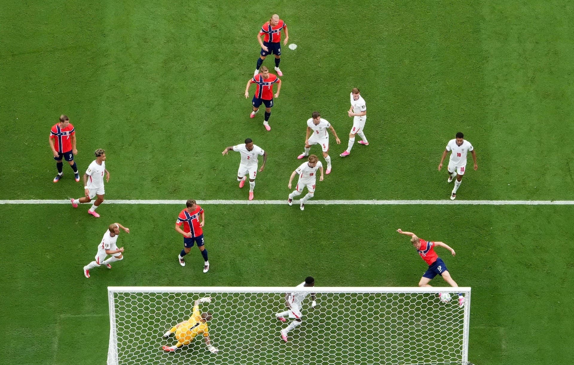 Gol da Noruega foi anulado pela arbitragem