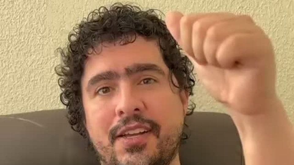 Pirulla, influenciador e YouTuber, em vídeo de 9 de julho