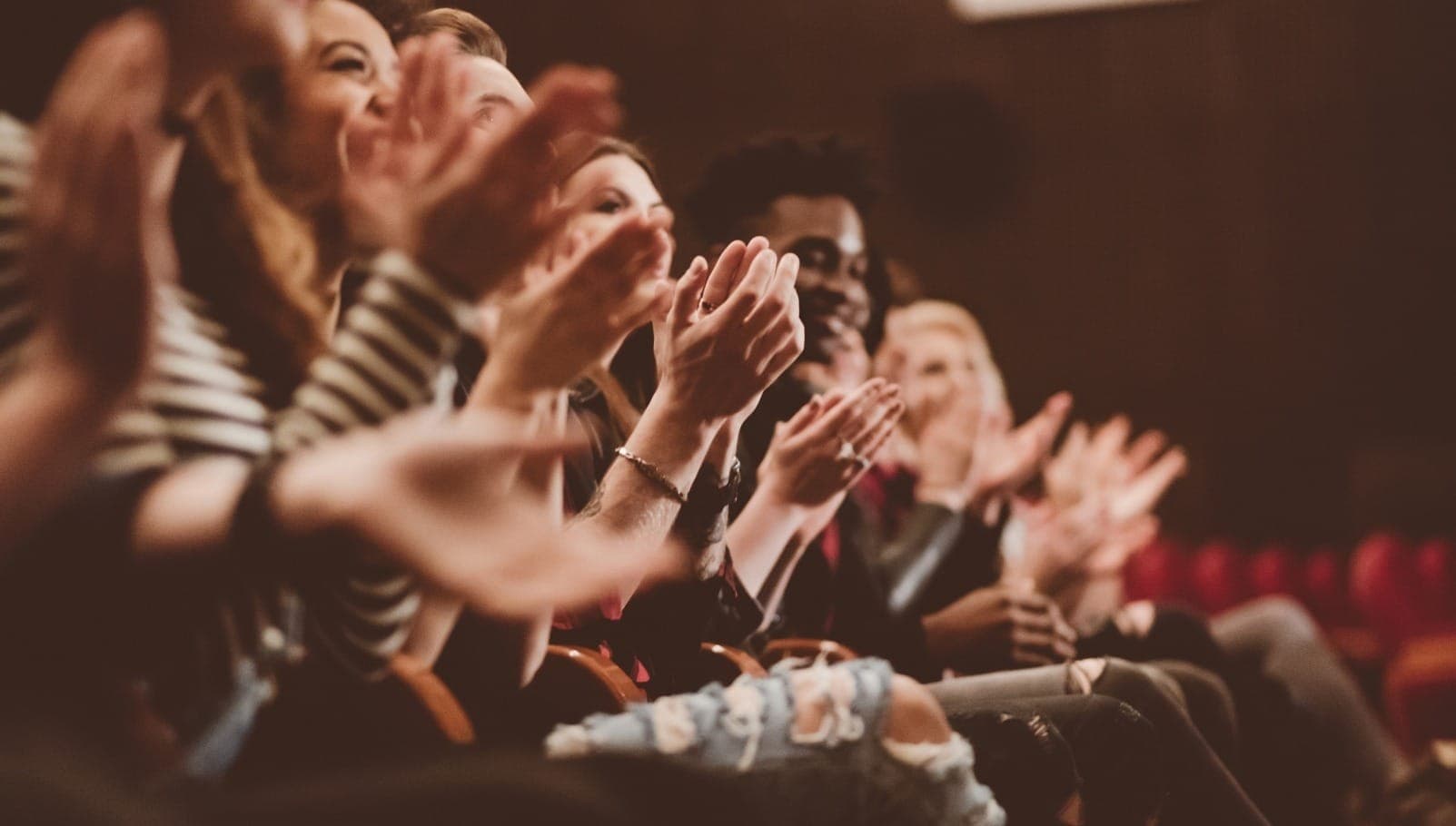 A programação do Teatro Oficina do Estudante Iguatemi Campinas segue movimentada nesta semana, com atrações infantis diárias e apresentações de stand-up comedy que prometem lotar a casa