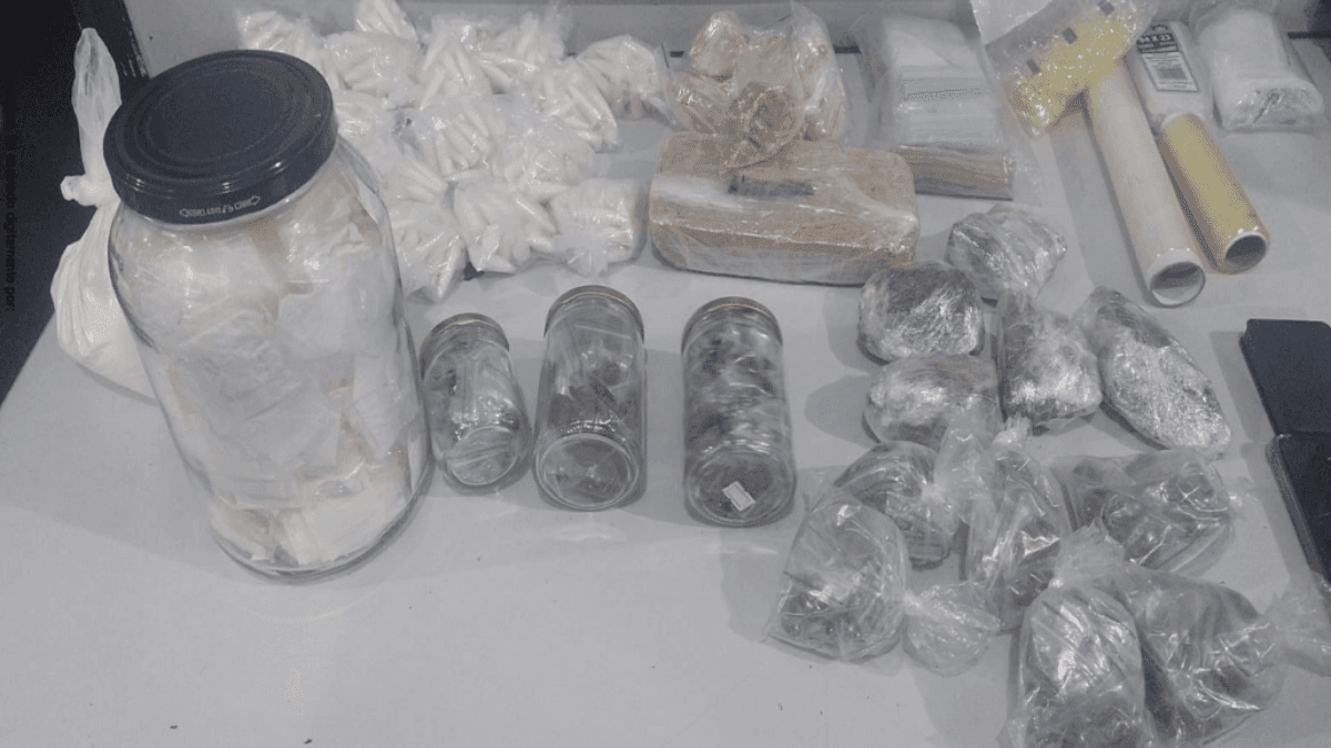 Adolescente é apreendido com quase 4 kg de drogas em Jacareí