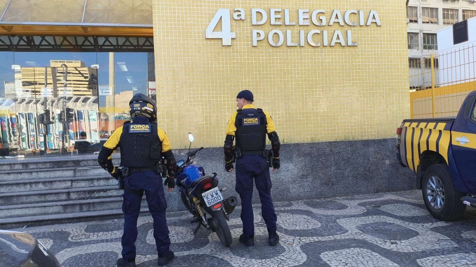 Motocicleta com registro de roubo e furto foi recuperada na Avenida Presidente Vargas, no Centro do Rio
