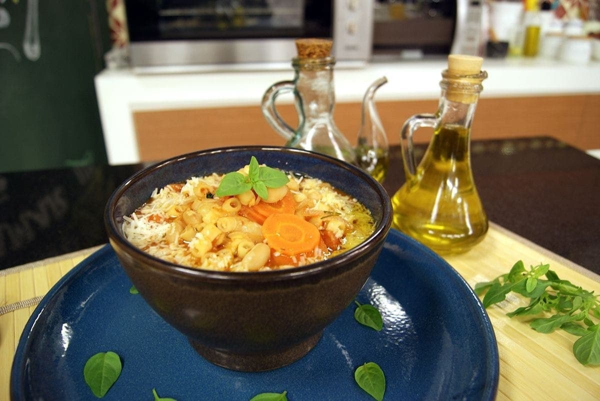 Sopa de feijão é rica em ferro