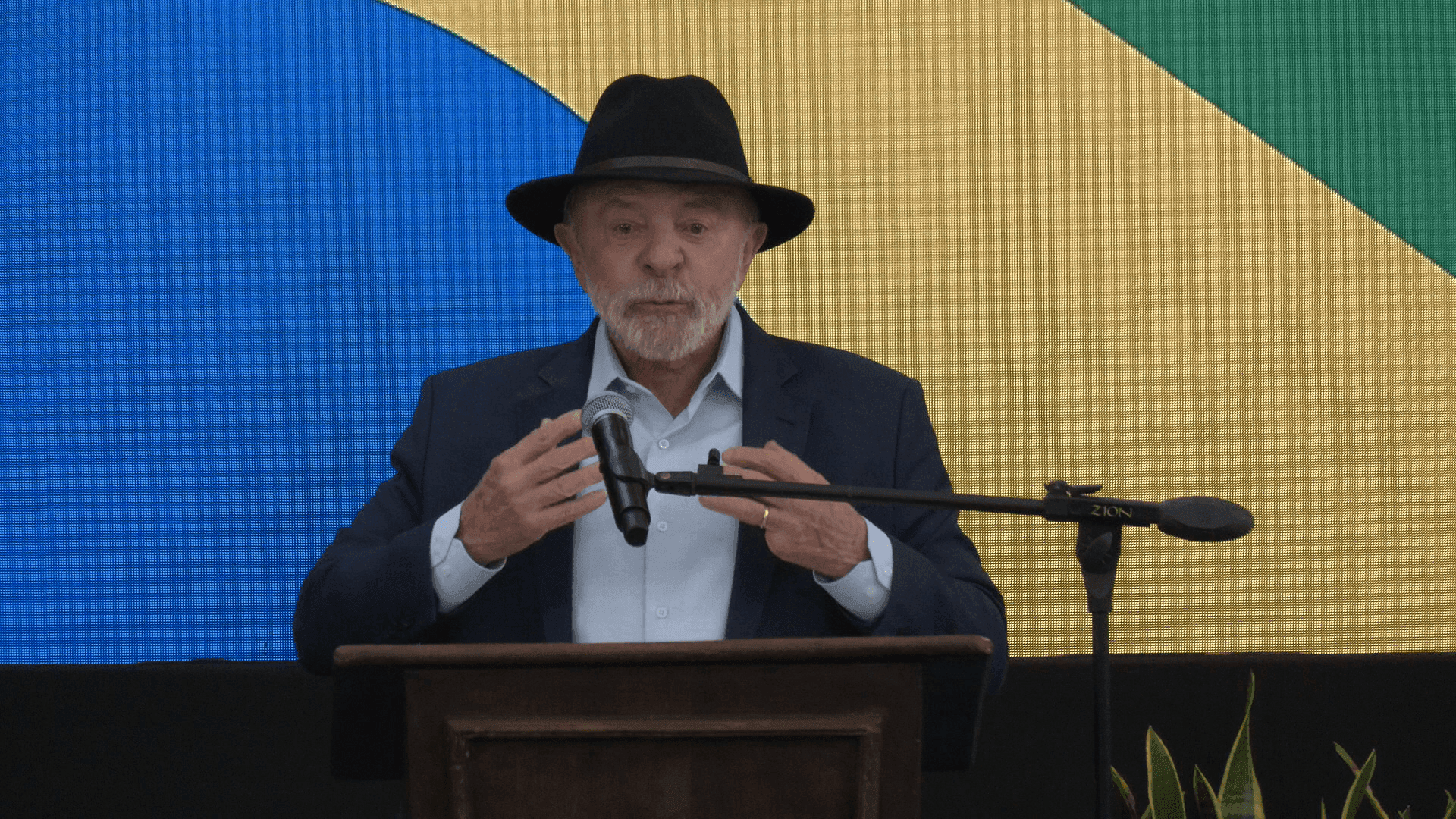 Lula cita soberania e defende reforço das Forças Armadas em SJC