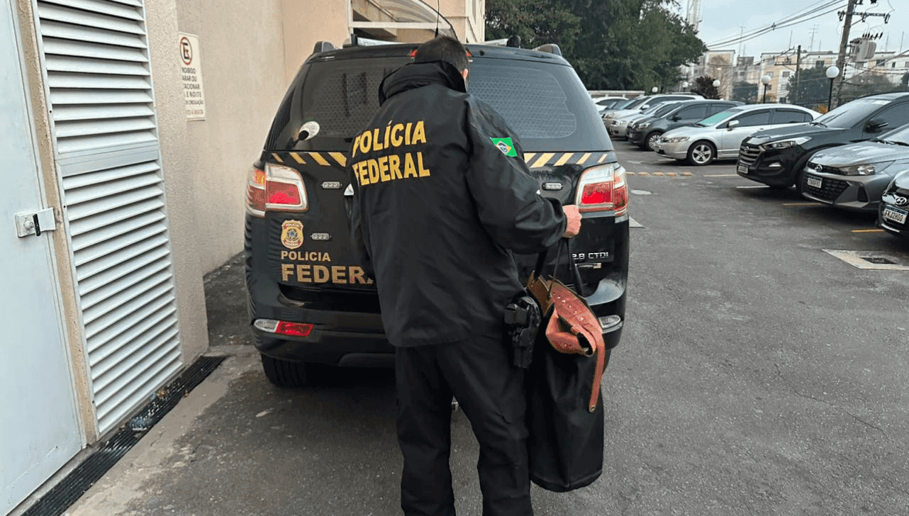 PF investiga tráfico internacional de drogas