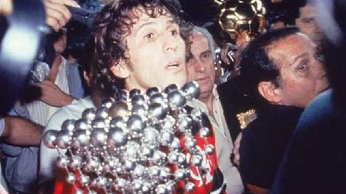 Zico com a taça das bolinhas, em 1992