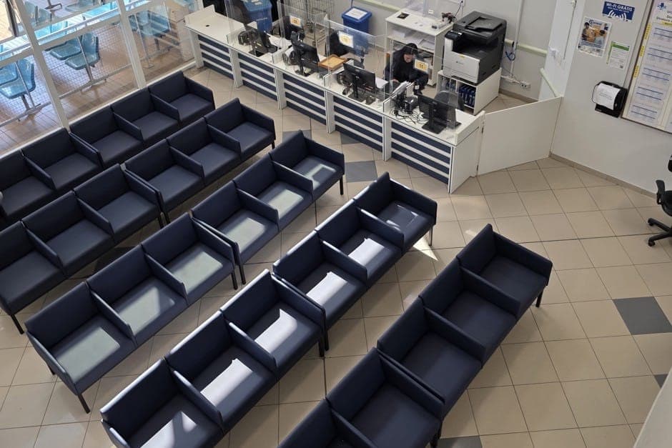 A recepção do ambulatório ganhou 40 novas poltronas estofadas, garantindo mais conforto para pacientes e acompanhantes