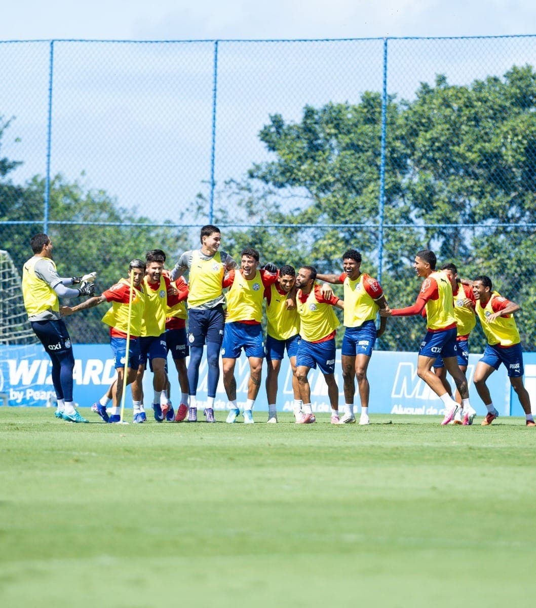 Bahia durante treino antes do jogo contra a Chapecoense