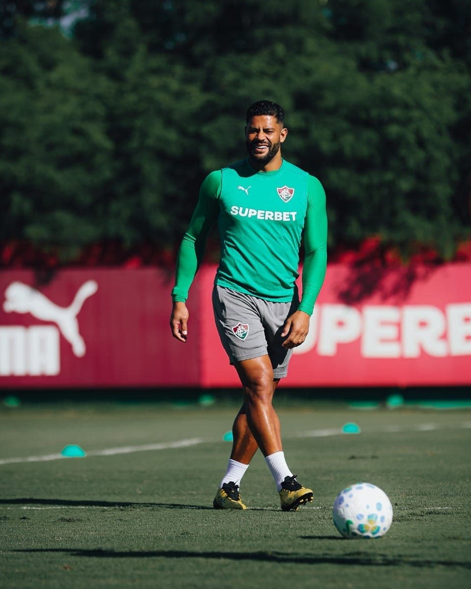 Hulk durante treino do Fluminense