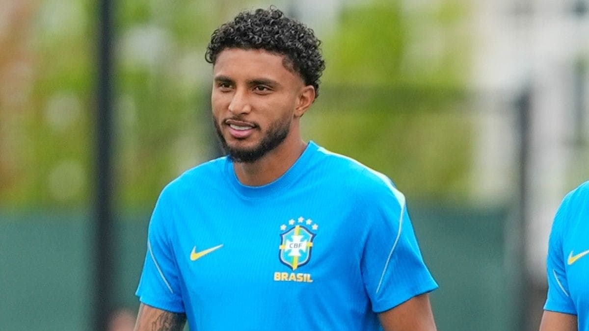 Éderson, volante da Seleção Brasileira na Copa