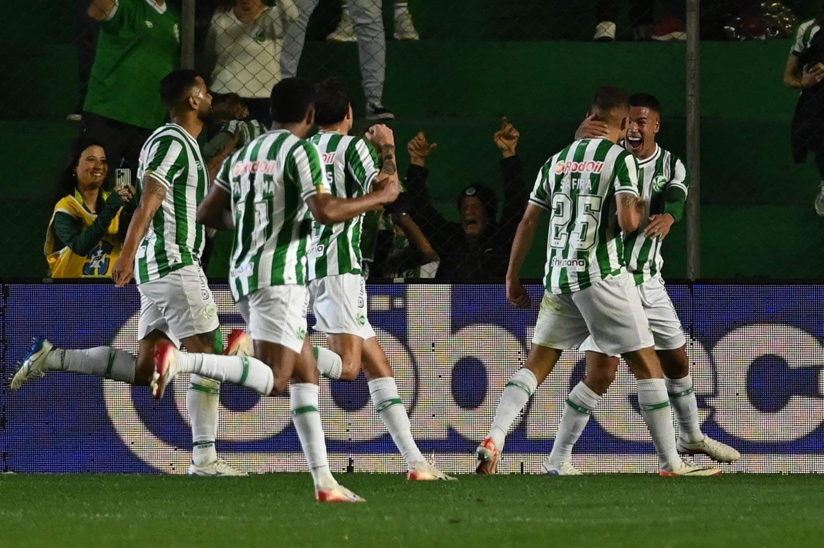 Juventude comemora vitória sobre o Cuiabá pela Série B do Brasileirão