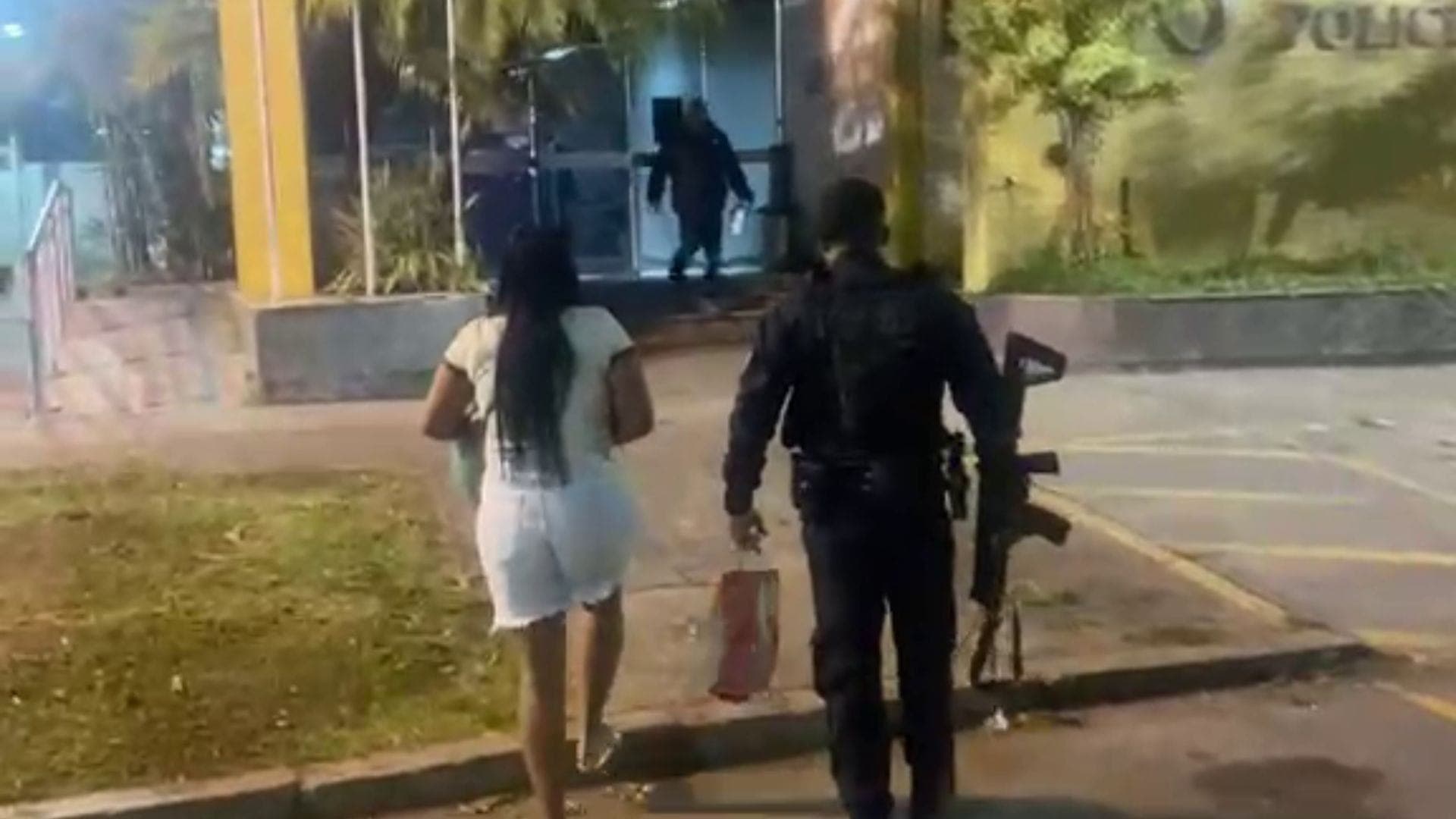 Mulher é presa por furtar chupetas