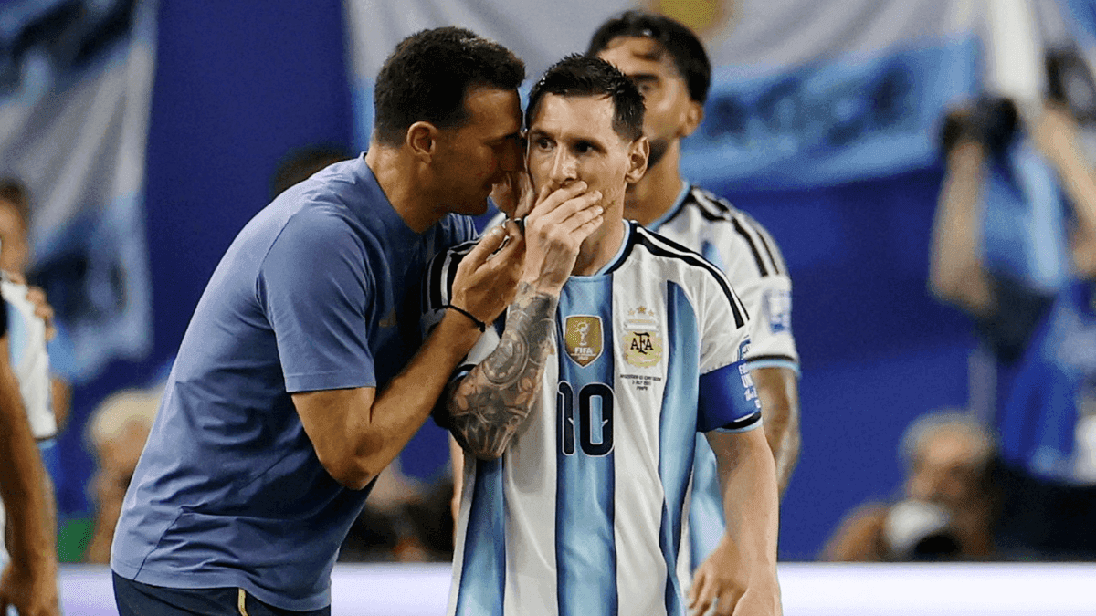 Scaloni e Lionel Messi