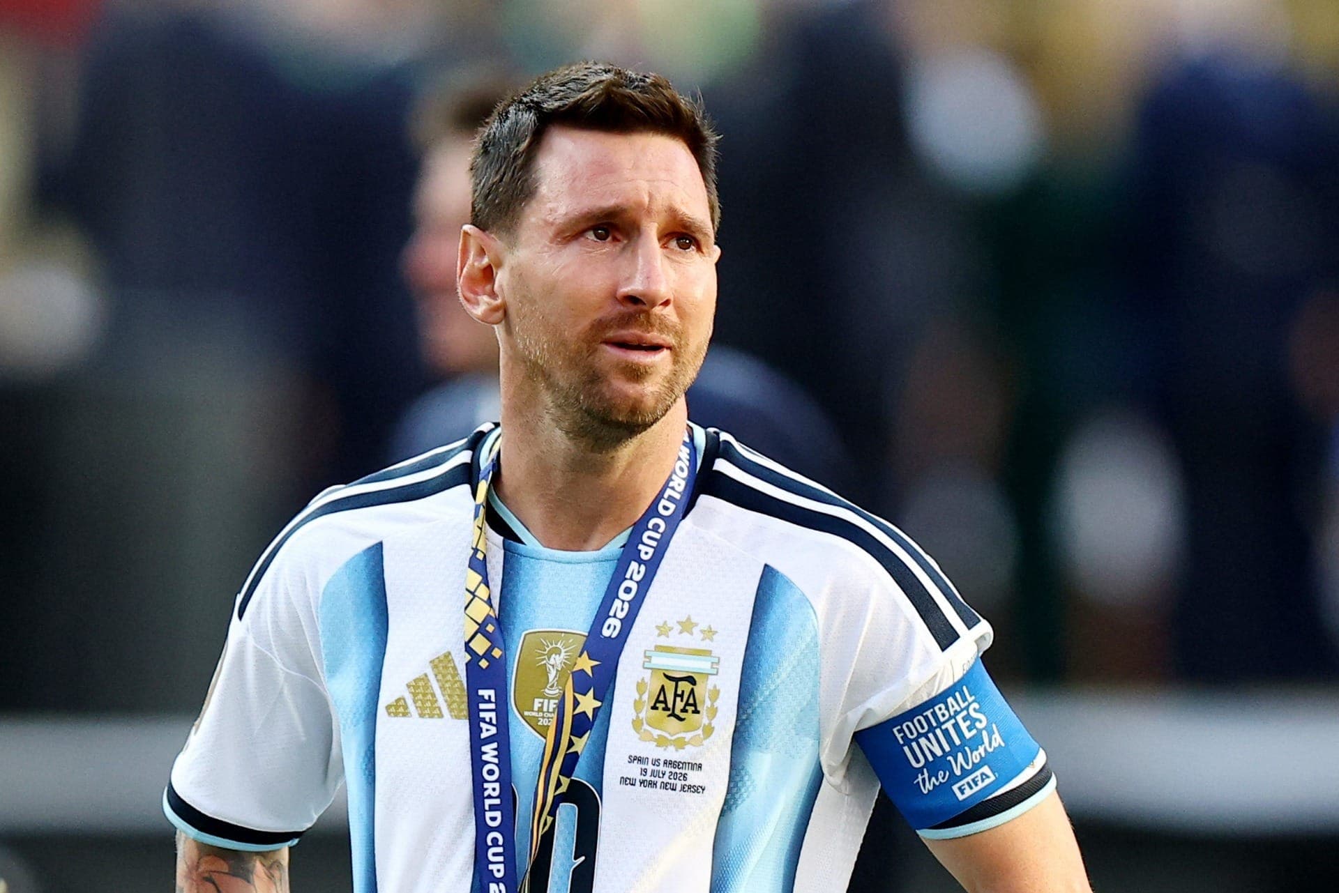 Messi chora após vice da Argentina na Copa