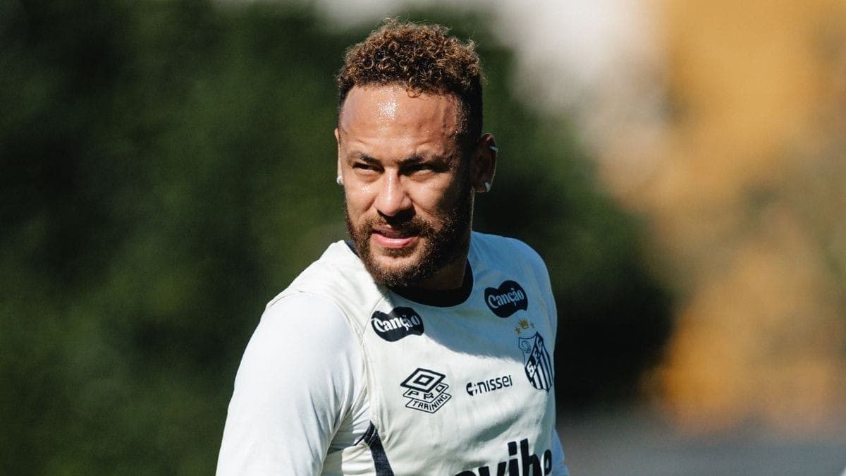 Neymar em treino do Santos no CT Rei Pelé