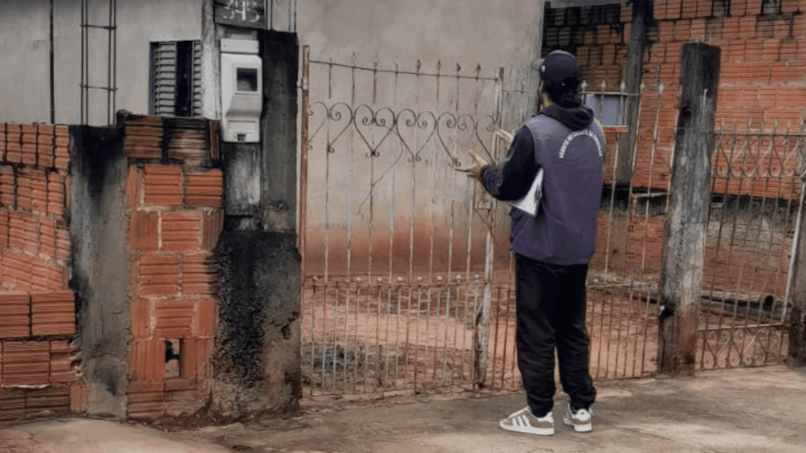 Equipes visitaram mais de 80 imóveis entre residências e terrenos
