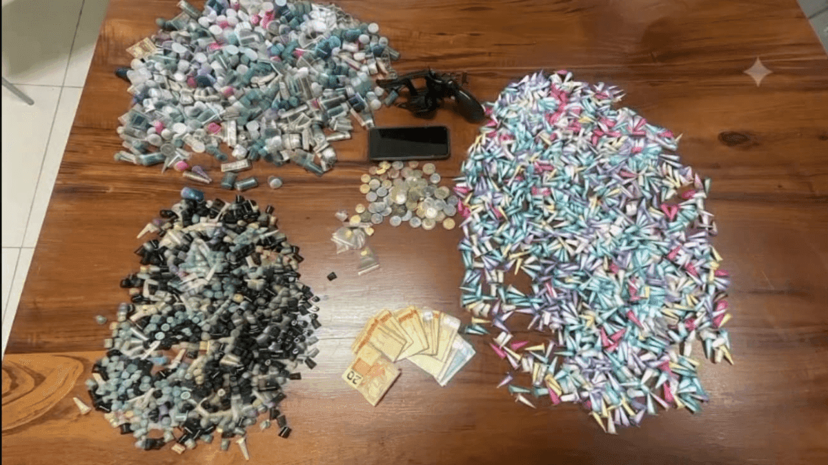 PM prende casal com drogas e arma no bairro Umuarama em Ubatuba