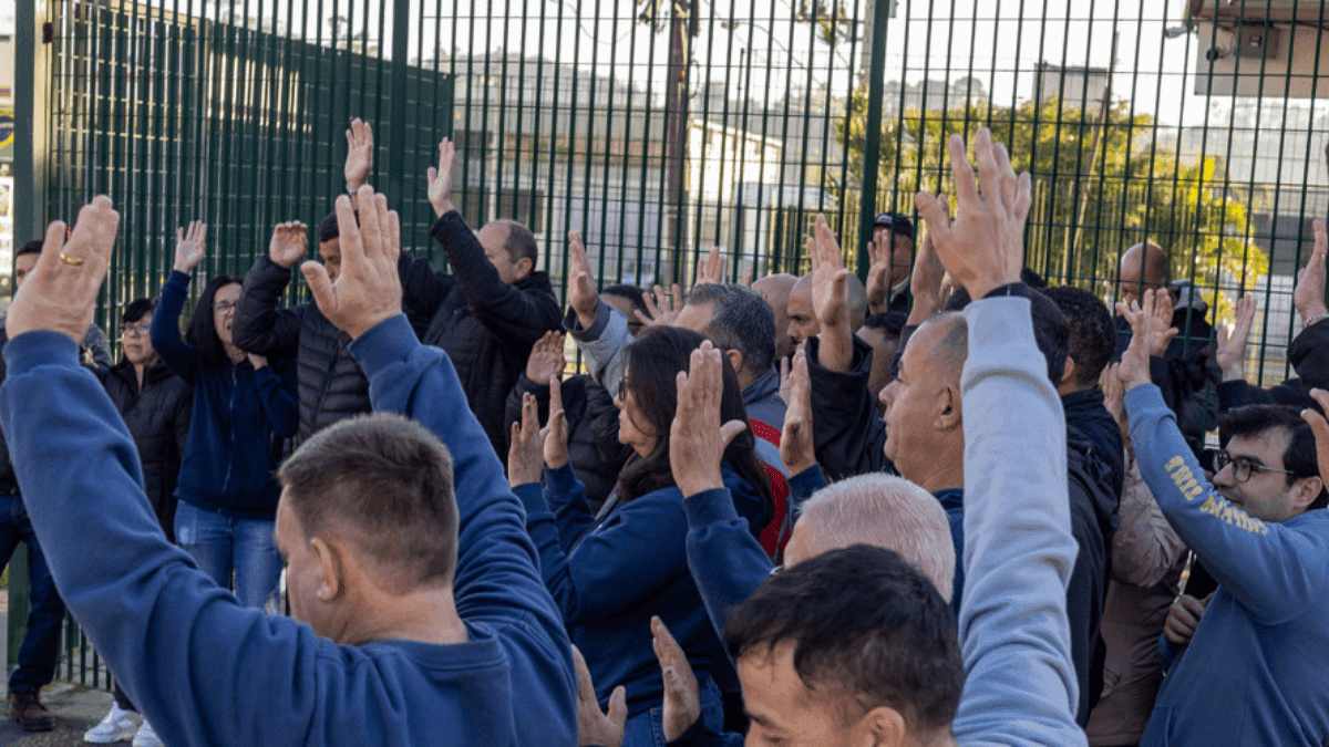 Trabalhadores da Parker entram em greve por tempo indeterminado em Jacareí