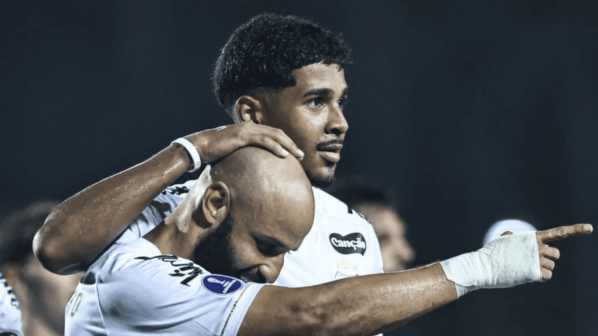 Thaciano marcou um dos gols da goleada do Santos na Sul-Americana
