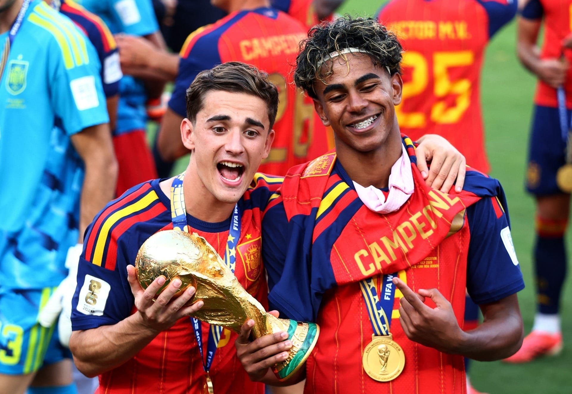 Gavi e Yamal comemoram o título da Copa do Mundo de 2026