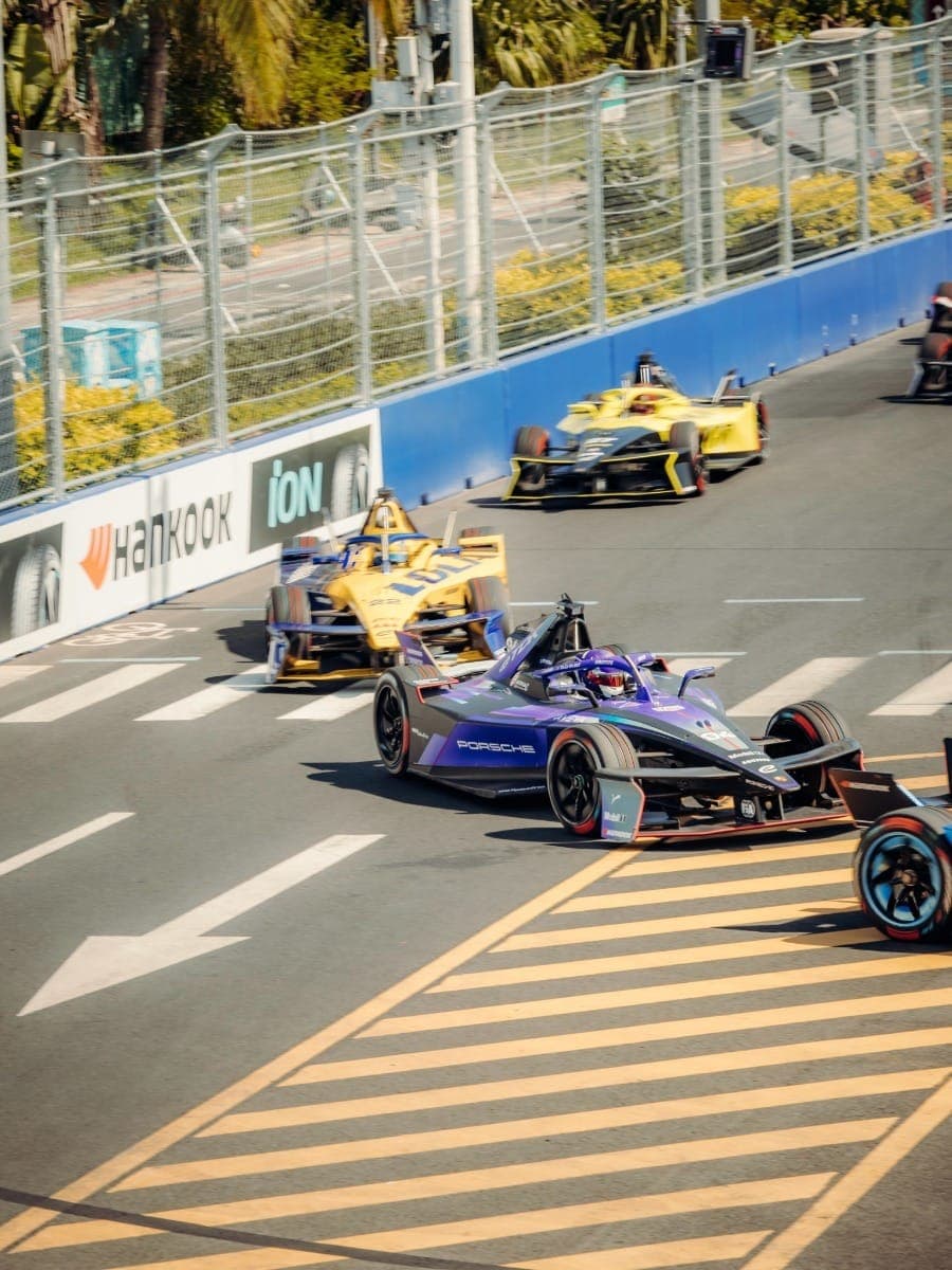 Pascal Wehrlein lidera o campeonato de Fórmula E
