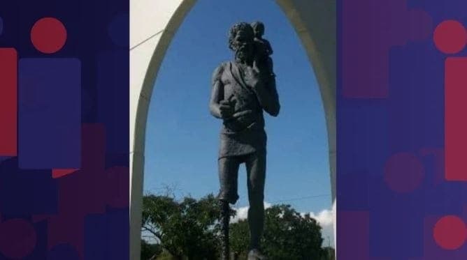 A peça, feita de bronze, foi instalada no local em 1969