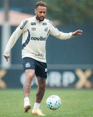 Neymar será a novidade do Santos contra a Chapecoense