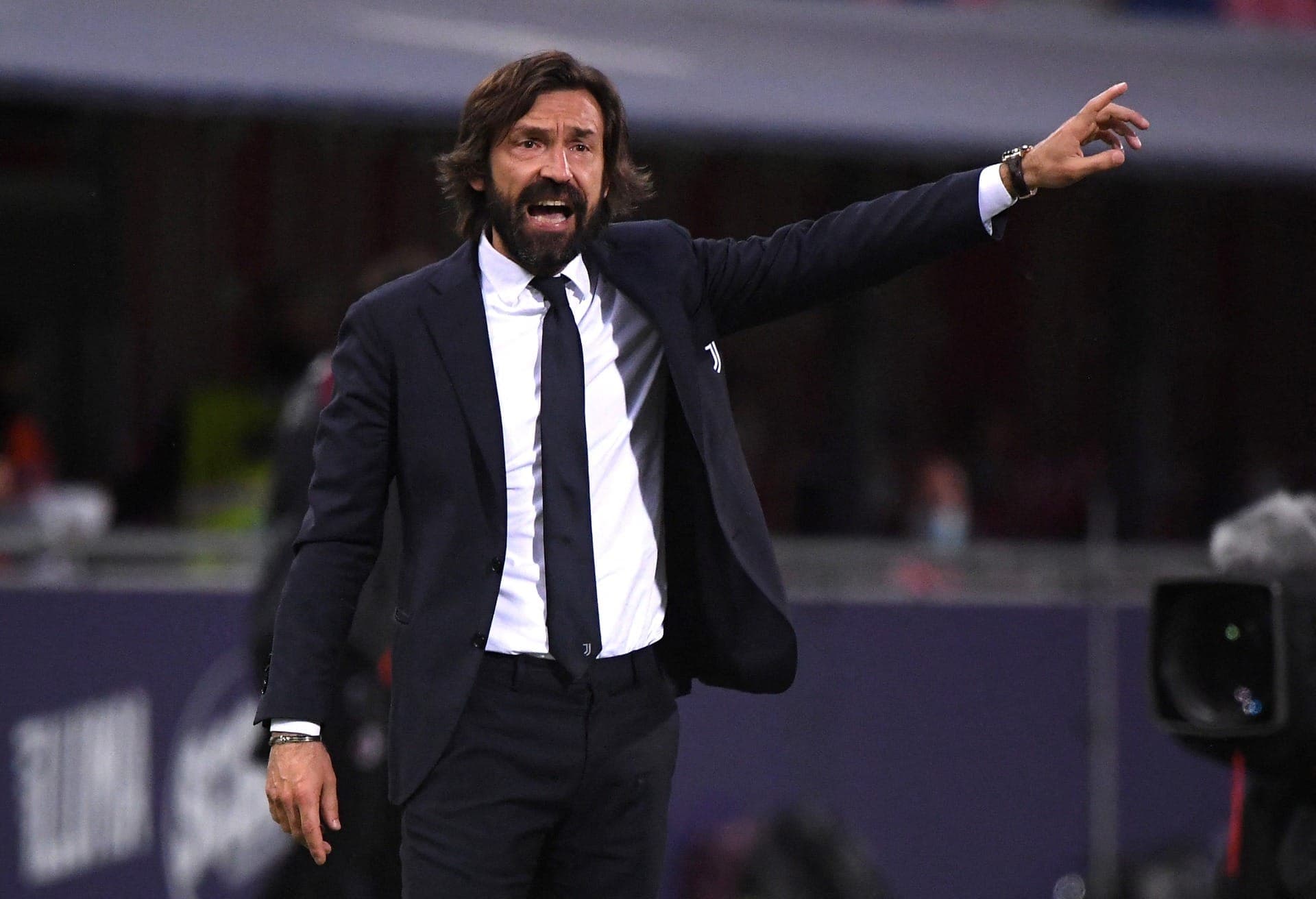 Pirlo durante passagem como técnico da Juventus