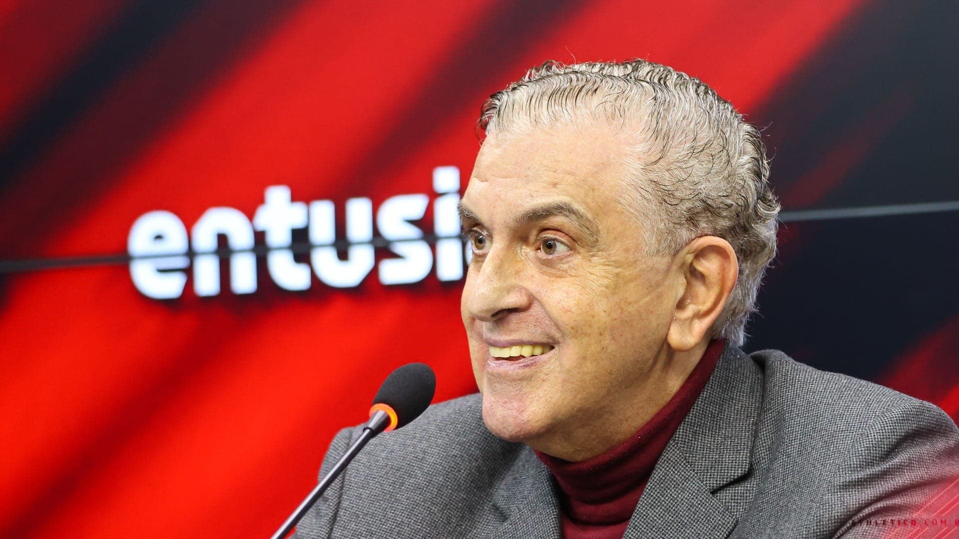 Presidente Mario Celso Petraglia segue internado e sem previsão de alta
