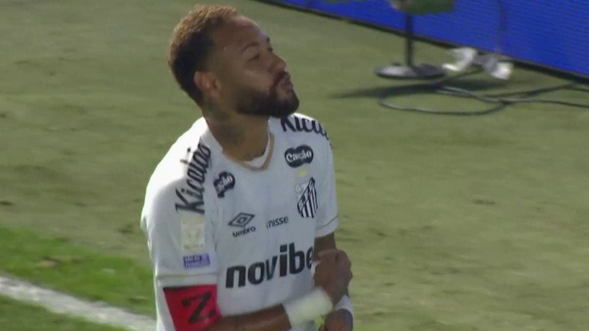 Comemoração de Neymar após gol do Santos