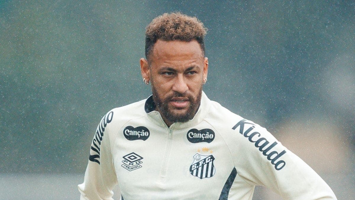 Neymar durante treino do Santos