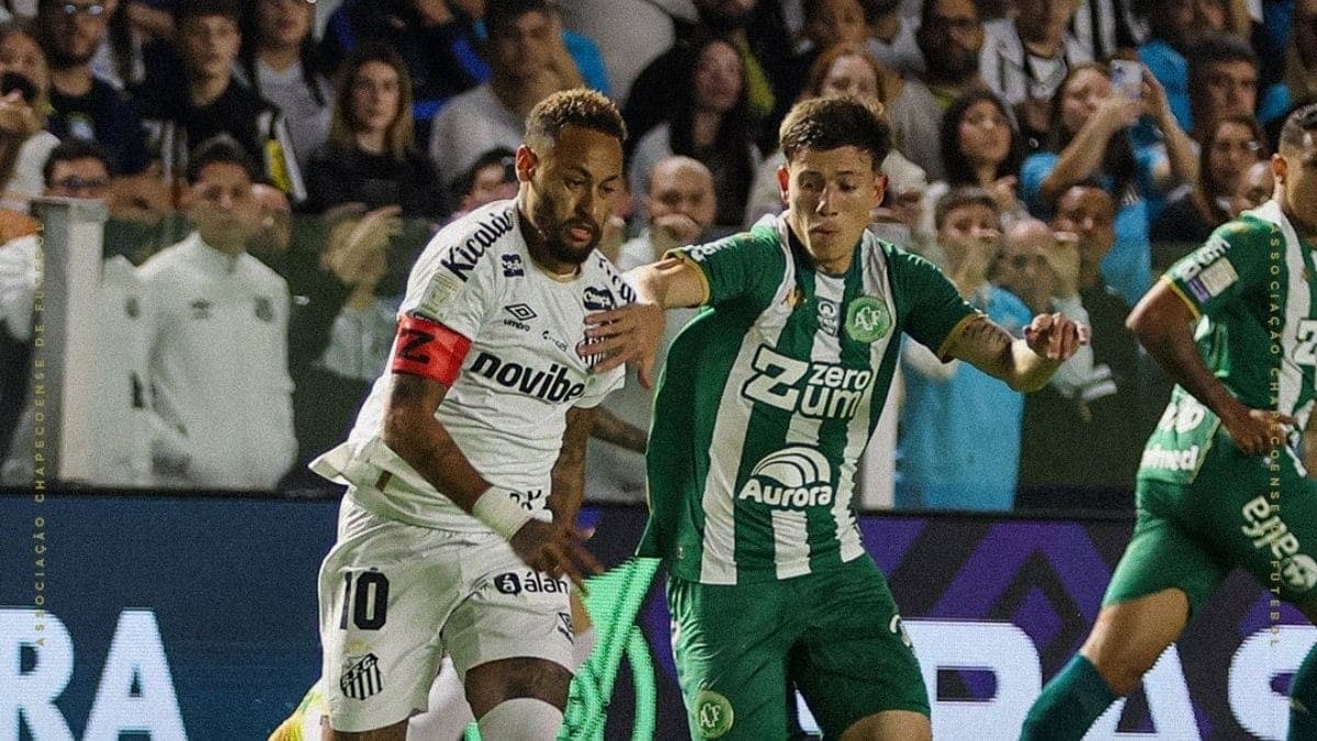 Santos e Chapecoense se enfrentaram na Vila Belmiro