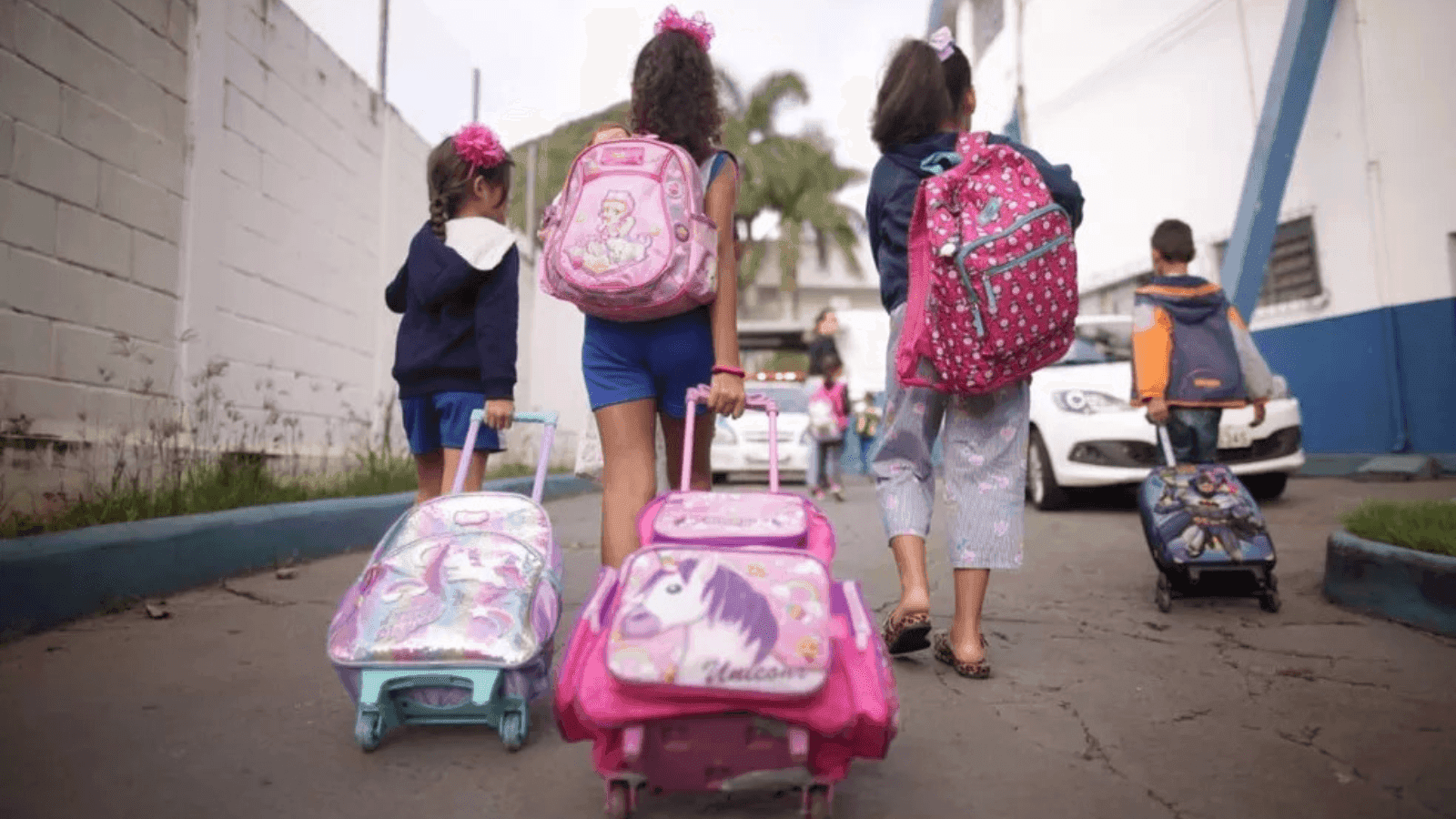 Os estudantes voltam para as salas nesta terça-feira