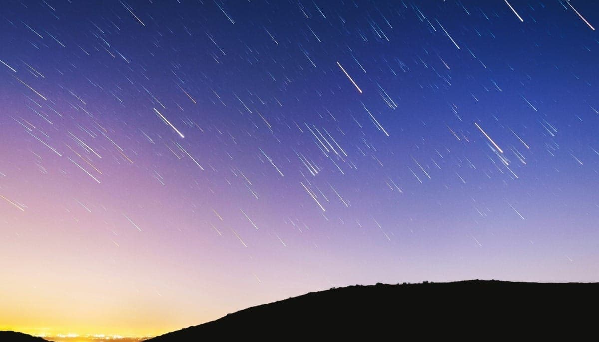 Chuva de meteoros dupla atinge pico no Brasil; saiba como ver o fenômeno