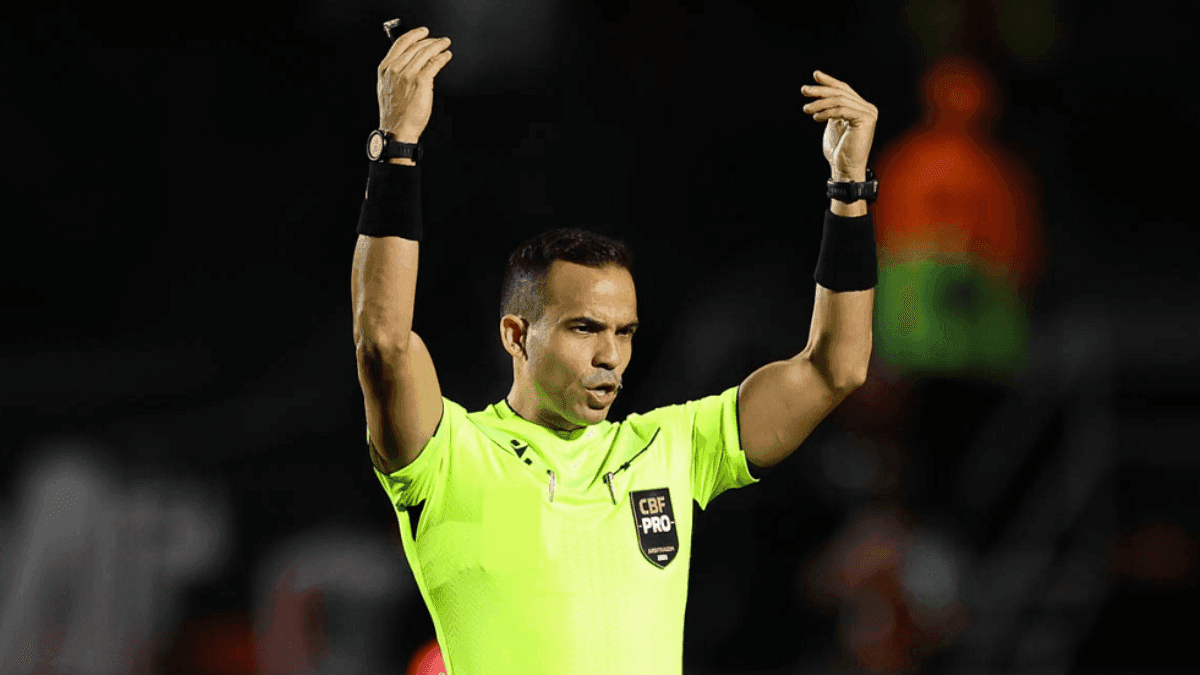 Alex Gomes Stefano apitou jogo do Corinthians contra Internacional