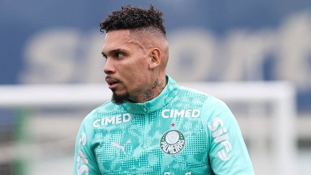 Paulinho, atacante do Palmeiras