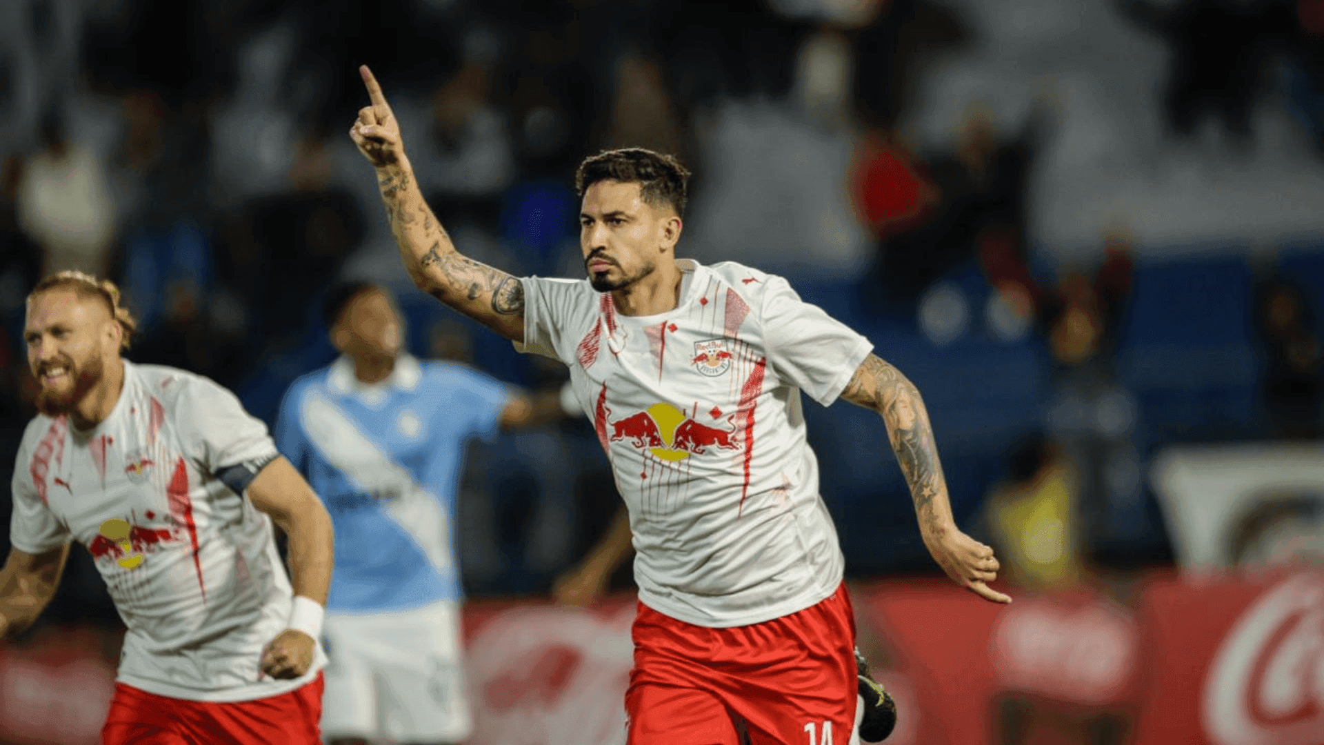 Pedro Henrique comemorando o gol da vitória do Bragantino