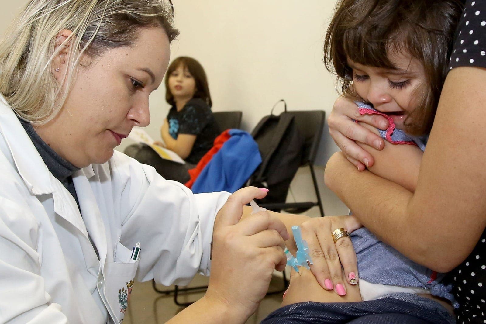 Vacinação segue com o reforço da segunda dose no Paraná