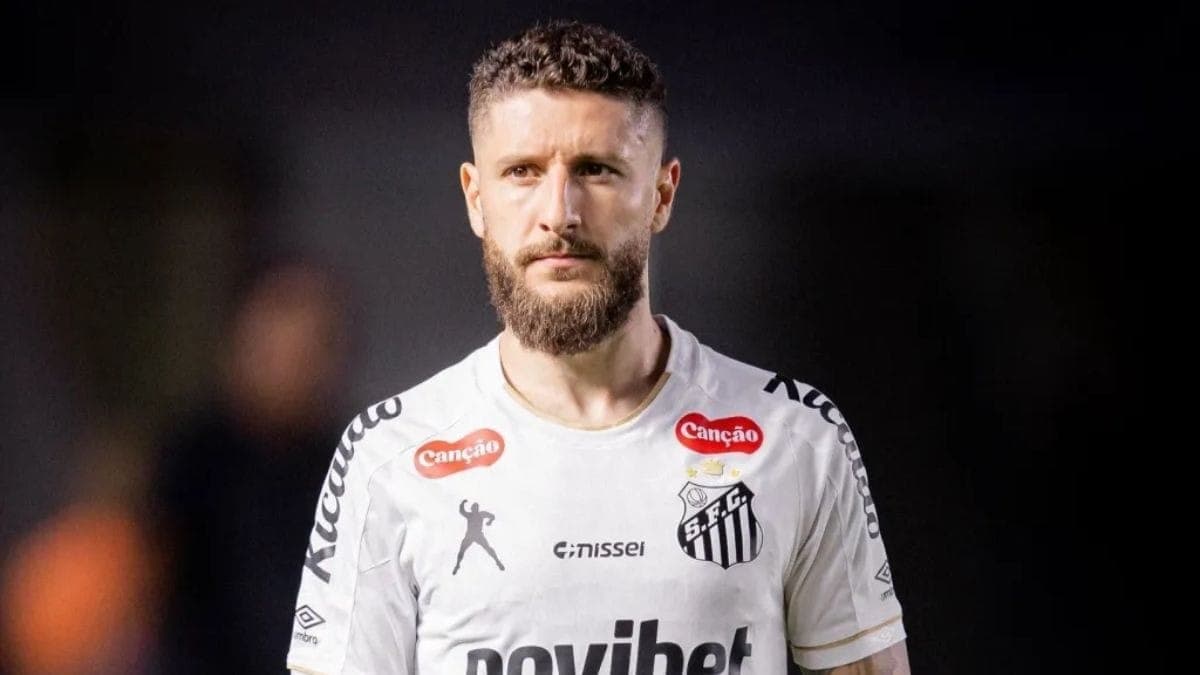 Zé Rafael deixa o Santos