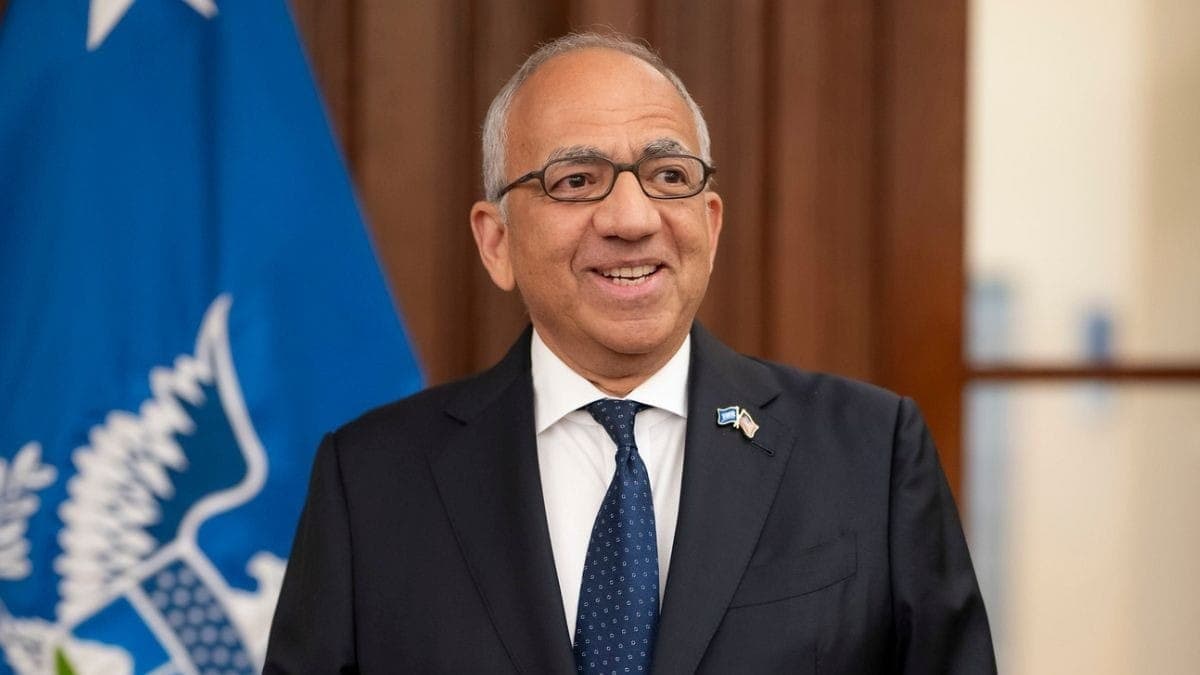Carlos Cordeiro renuncia cargo de conselheiro da Fifa após polêmica sobre venda de ações da Copa do Mundo