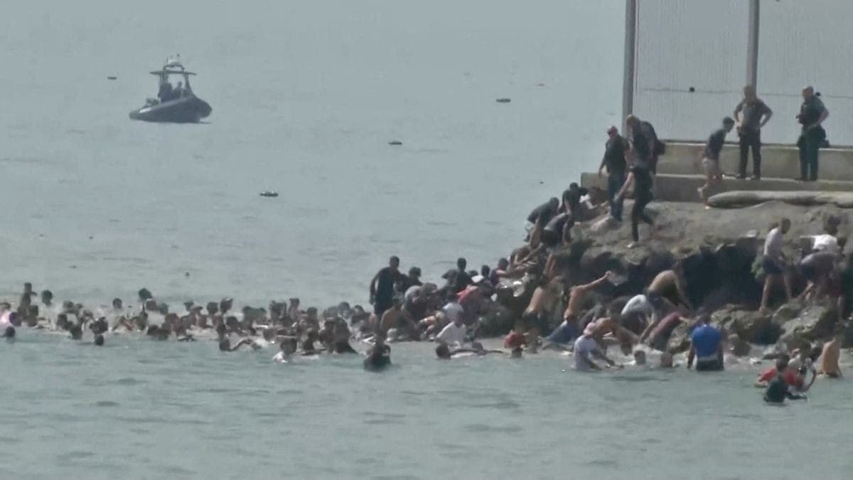 Crise migratória em Ceuta, na Espanha