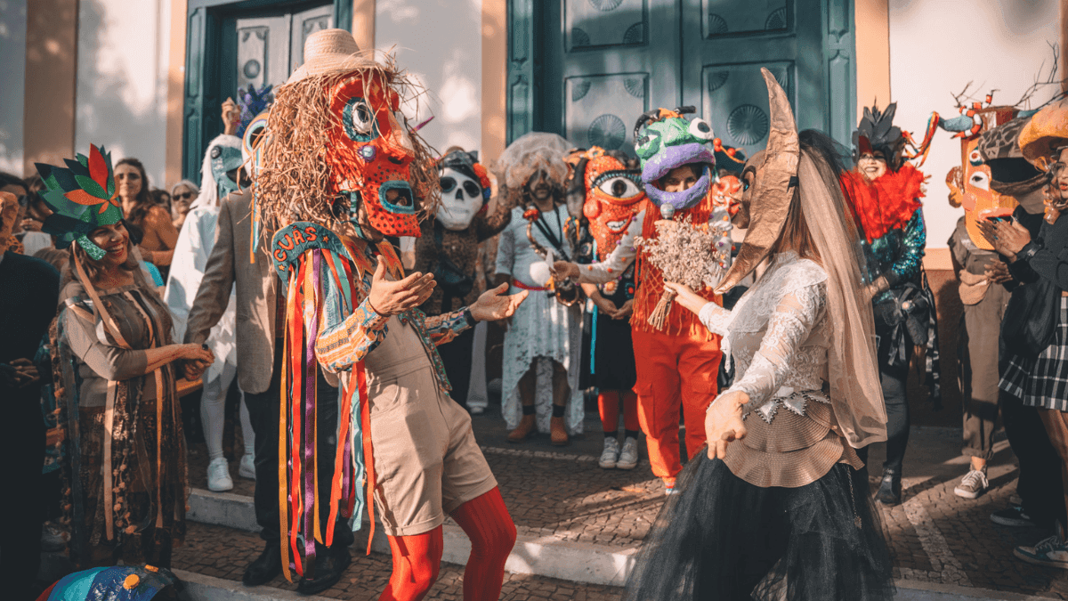 Cunha recebe 5ª edição do Arraial Surreal
