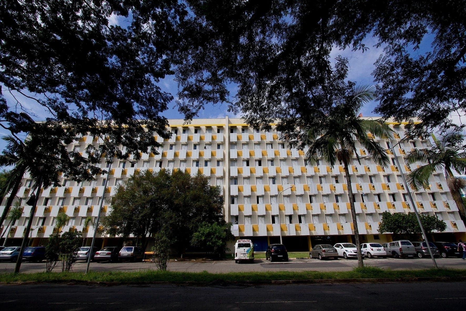 Fachada do Conjunto Residencial da Universidade de São Paulo