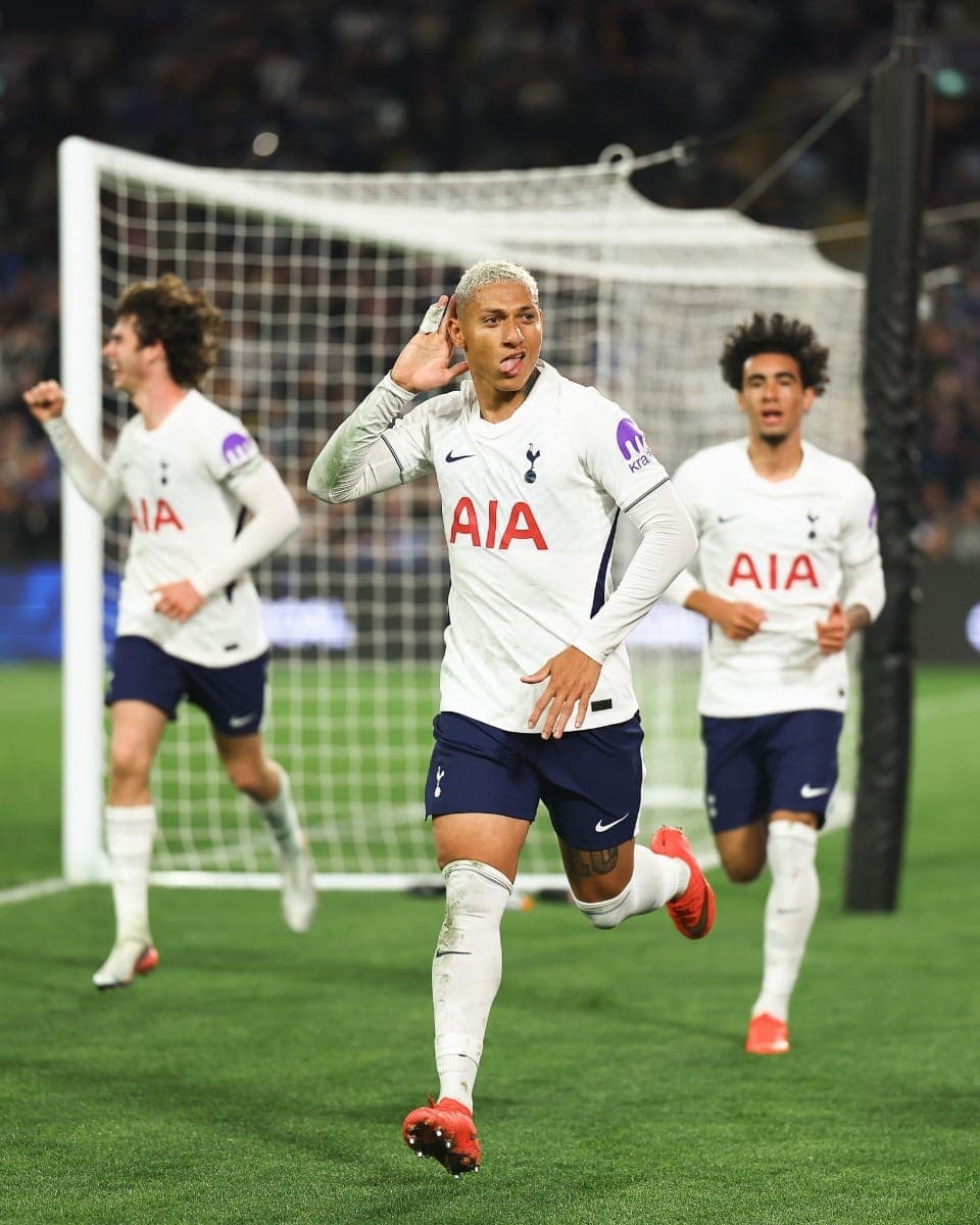 Richarlison garante vitória do Tottenham