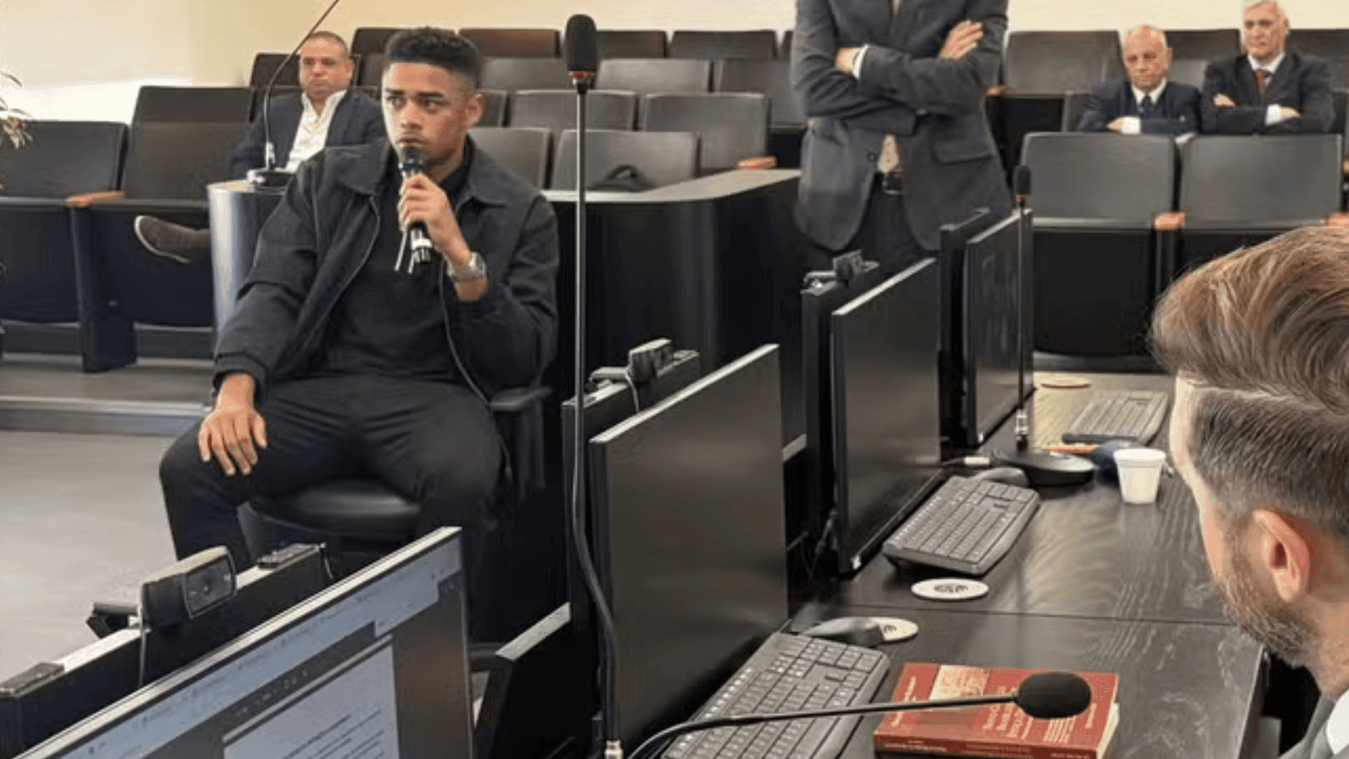 Victor Gabriel, do Internacional, durante julgamento após lance com Gabriel PEC
