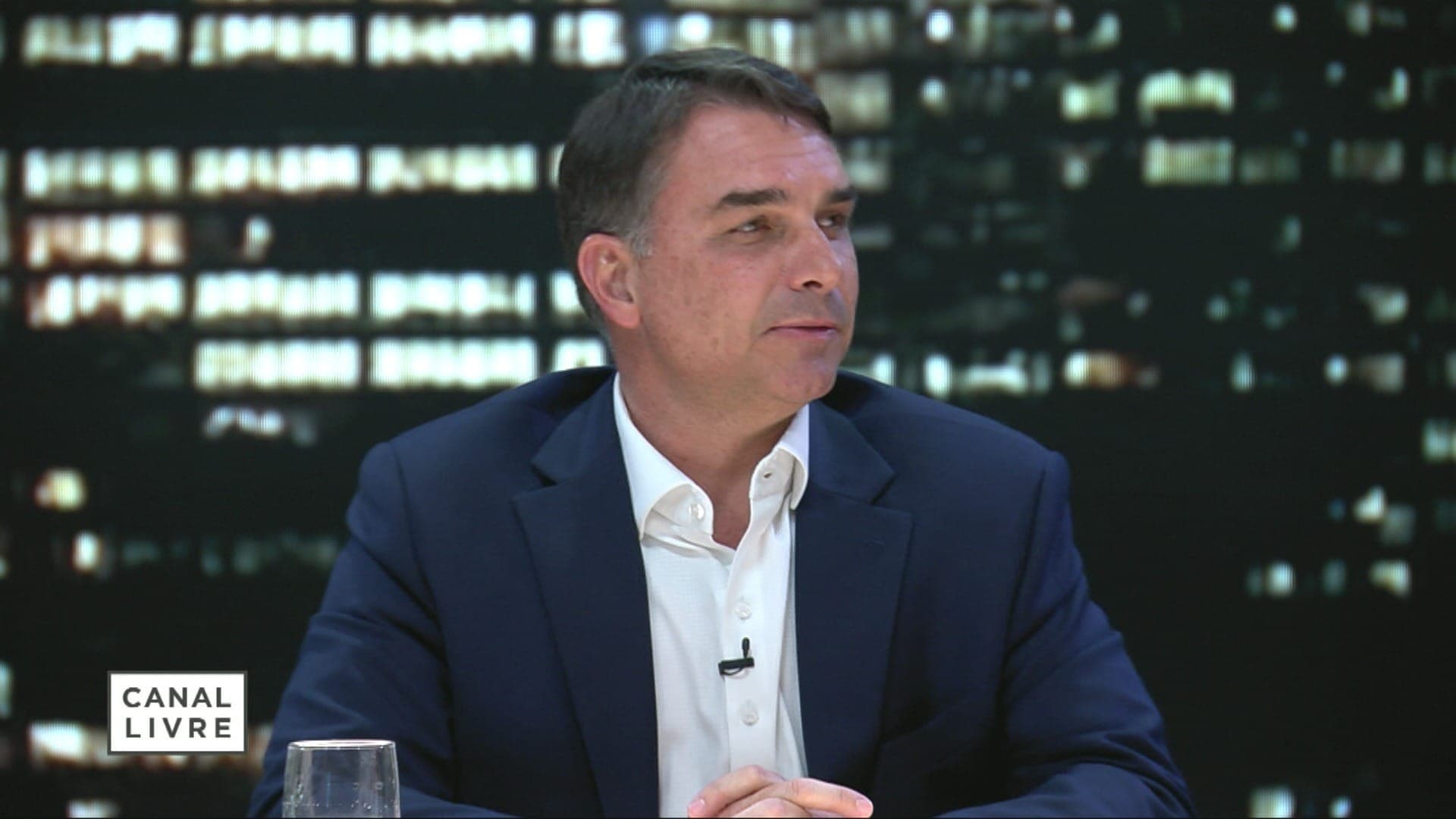 Flávio Bolsonaro durante o Canal Livre