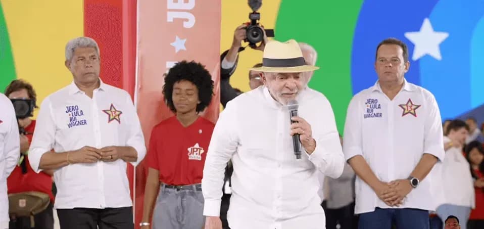 Lula durante convenção do PT na Bahia