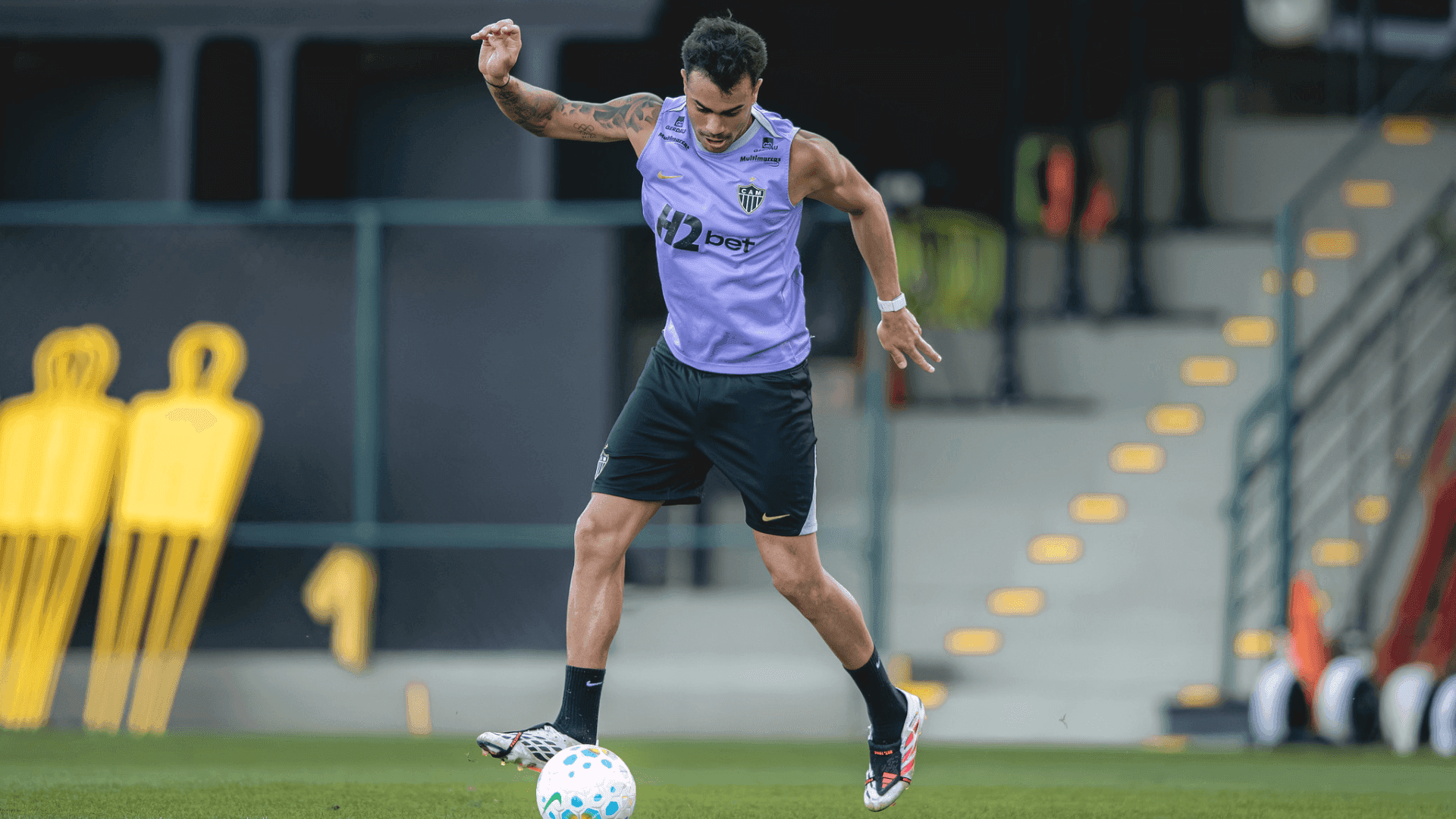 Reinier durante treinamento pelo Atlético-MG