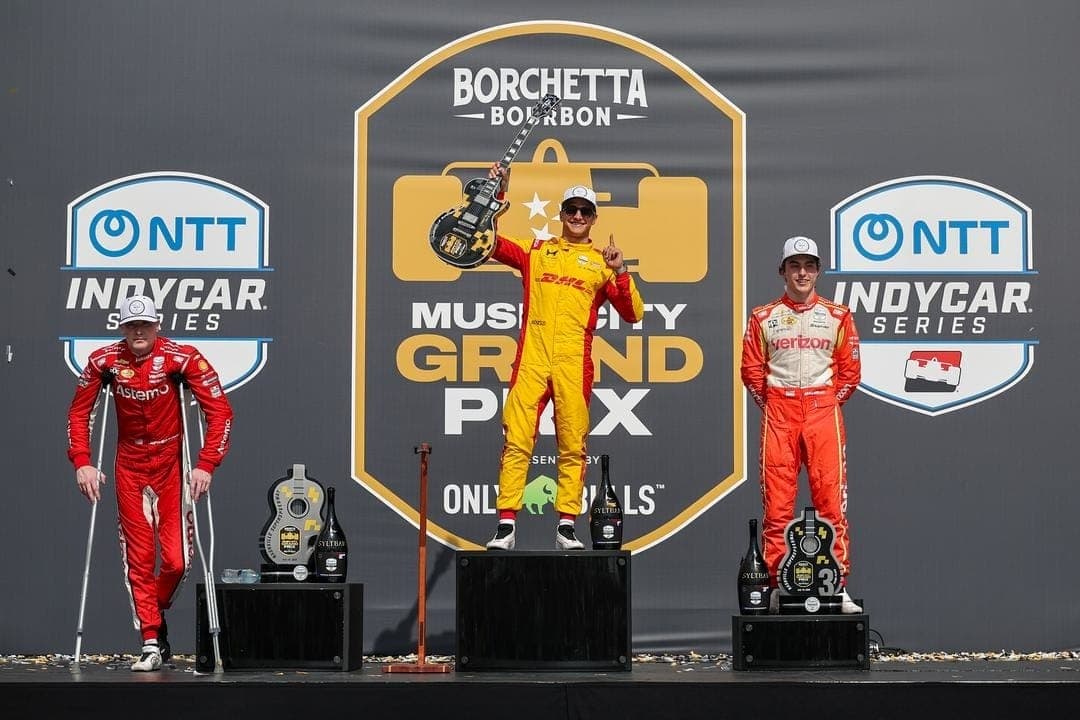 Josef Newgarden, Alex Palou e David Malukas no pódio do GP de Nashville da Indy